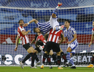 La Real Sociedad se proclamó campeona de la Copa del Rey de la pasada temporada, aplazada por la pandemia de coronavirus, al ganar por 0-1 al Athletic Club con un gol de penalti marcado por Mikel Oyarzábal.