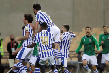 La Real Sociedad se proclamó campeona de la Copa del Rey de la pasada temporada, aplazada por la pandemia de coronavirus, al ganar por 0-1 al Athletic Club con un gol de penalti marcado por Mikel Oyarzábal.