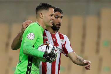 La Real Sociedad se proclamó campeona de la Copa del Rey de la pasada temporada, aplazada por la pandemia de coronavirus, al ganar por 0-1 al Athletic Club con un gol de penalti marcado por Mikel Oyarzábal.