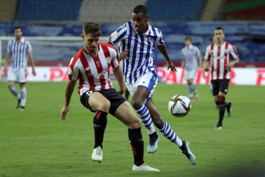 La Real Sociedad se proclamó campeona de la Copa del Rey de la pasada temporada, aplazada por la pandemia de coronavirus, al ganar por 0-1 al Athletic Club con un gol de penalti marcado por Mikel Oyarzábal.
