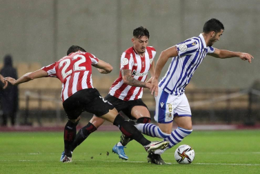 La Real Sociedad se proclamó campeona de la Copa del Rey de la pasada temporada, aplazada por la pandemia de coronavirus, al ganar por 0-1 al Athletic Club con un gol de penalti marcado por Mikel Oyarzábal.