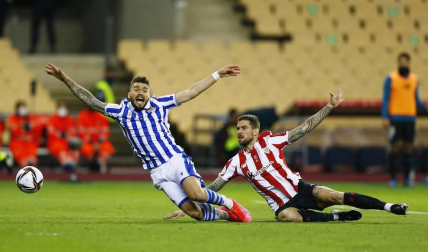La Real Sociedad se proclamó campeona de la Copa del Rey de la pasada temporada, aplazada por la pandemia de coronavirus, al ganar por 0-1 al Athletic Club con un gol de penalti marcado por Mikel Oyarzábal.