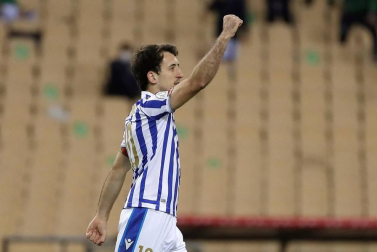 La Real Sociedad se proclamó campeona de la Copa del Rey de la pasada temporada, aplazada por la pandemia de coronavirus, al ganar por 0-1 al Athletic Club con un gol de penalti marcado por Mikel Oyarzábal.