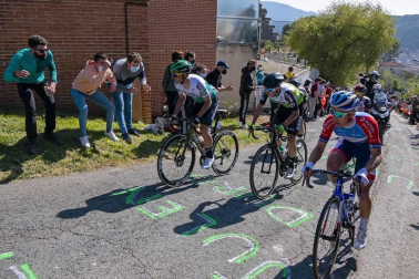 Valverde agranda su leyenda con un triunfo en su despedida
