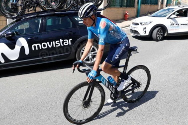 Enric Mas ha optado por abandonar el Gran Premio Miguel Induráin después de sufrir una caída en el segundo paso por Estella.