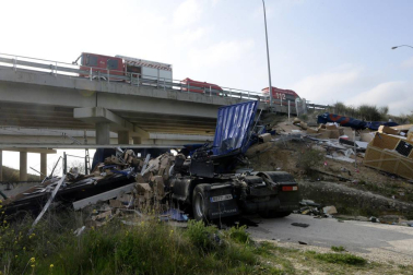 Un fallecido en una salida de vía en la AP-15, en Tafalla