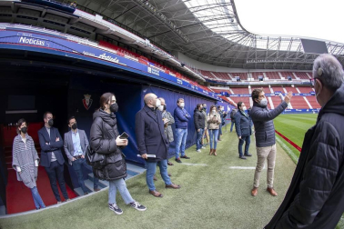 Imágenes de la primera visita guiada para socios al estadio de El Sadar tras su reforma.