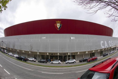 Imágenes de la primera visita guiada para socios al estadio de El Sadar tras su reforma.