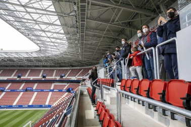 Imágenes de la primera visita guiada para socios al estadio de El Sadar tras su reforma.