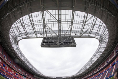 Imágenes de la primera visita guiada para socios al estadio de El Sadar tras su reforma.