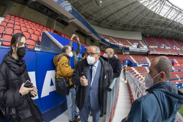 Imágenes de la primera visita guiada para socios al estadio de El Sadar tras su reforma.