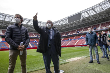Imágenes de la primera visita guiada para socios al estadio de El Sadar tras su reforma.