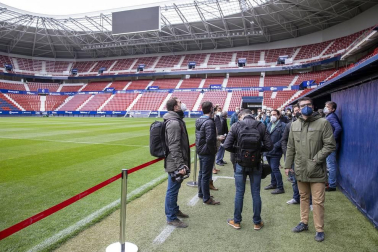 Imágenes de la primera visita guiada para socios al estadio de El Sadar tras su reforma.