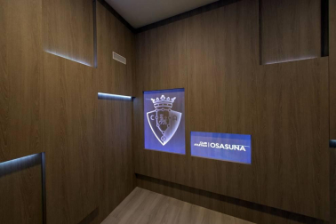Imágenes de la primera visita guiada para socios al estadio de El Sadar tras su reforma.