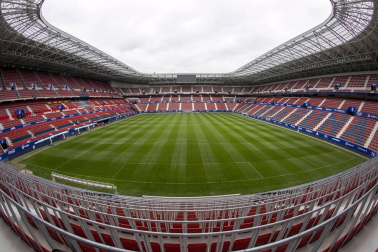 Imágenes de la primera visita guiada para socios al estadio de El Sadar tras su reforma.