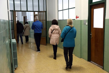 Este sábado, 10 de abril, se ha abierto como centro de vacunación contra el Covid-19 el antiguo Colegio de Maristas, en Pamplona. Se trata de un espacio muy amplio con una importante capacidad para la administración de vacunas. Esta instalación se une a las ya utilizadas con este fin en la comarca de Pamplona, el polideportivo de la UPNA y Forem,
