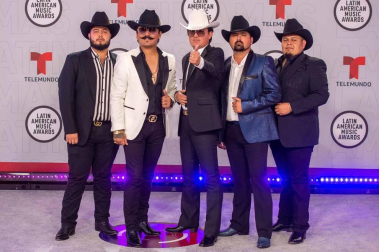Galería de fotos de la alfombra roja de los Latin American Music Awards, en los que ha triunfado Bad Bunny.