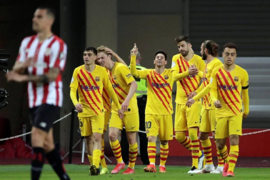 El FC Barcelona goleó (0-4) al Athletic Club este sábado en la final de la Copa del Rey celebrada en el Estadio de La Cartuja, una lucha sin rival para los azulgrana que salen campeones dos años después gracias al gran despliegue que lideraron Messi y De Jong.