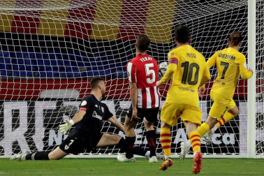 El FC Barcelona goleó (0-4) al Athletic Club este sábado en la final de la Copa del Rey celebrada en el Estadio de La Cartuja, una lucha sin rival para los azulgrana que salen campeones dos años después gracias al gran despliegue que lideraron Messi y De Jong.
