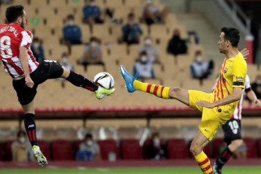 El FC Barcelona goleó (0-4) al Athletic Club este sábado en la final de la Copa del Rey celebrada en el Estadio de La Cartuja, una lucha sin rival para los azulgrana que salen campeones dos años después gracias al gran despliegue que lideraron Messi y De Jong.