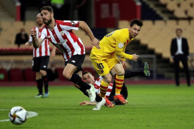 El FC Barcelona goleó (0-4) al Athletic Club este sábado en la final de la Copa del Rey celebrada en el Estadio de La Cartuja, una lucha sin rival para los azulgrana que salen campeones dos años después gracias al gran despliegue que lideraron Messi y De Jong.