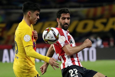 El FC Barcelona goleó (0-4) al Athletic Club este sábado en la final de la Copa del Rey celebrada en el Estadio de La Cartuja, una lucha sin rival para los azulgrana que salen campeones dos años después gracias al gran despliegue que lideraron Messi y De Jong.
