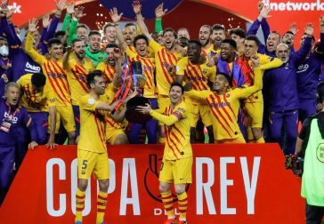 El FC Barcelona goleó (0-4) al Athletic Club este sábado en la final de la Copa del Rey celebrada en el Estadio de La Cartuja, una lucha sin rival para los azulgrana que salen campeones dos años después gracias al gran despliegue que lideraron Messi y De Jong.