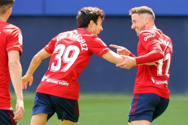 Imágenes del partido Osasuna-Elche disputado en El Sadar.