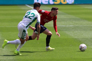 Imágenes del partido Osasuna-Elche disputado en El Sadar.