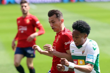 Imágenes del partido Osasuna-Elche disputado en El Sadar.