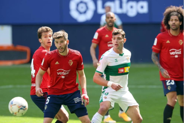 Imágenes del partido Osasuna-Elche disputado en El Sadar.