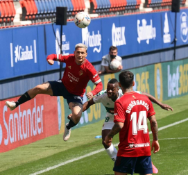 Imágenes del partido Osasuna-Elche disputado en El Sadar.
