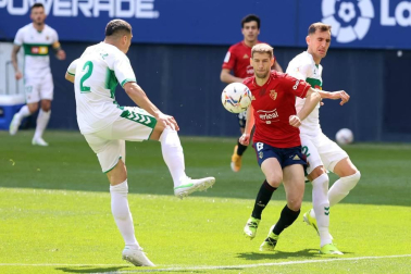 Imágenes del partido Osasuna-Elche disputado en El Sadar.