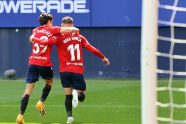 Imágenes del partido Osasuna-Elche disputado en El Sadar.