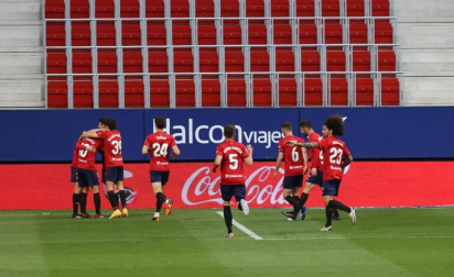 Imágenes del partido Osasuna-Valencia disputado en El Sadar.