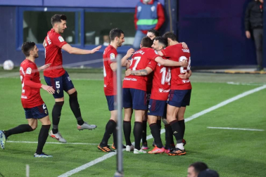 Imágenes del partido Osasuna-Valencia disputado en El Sadar.