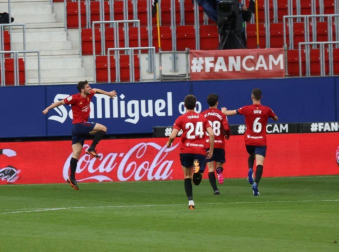 Imágenes del partido Osasuna-Valencia disputado en El Sadar.