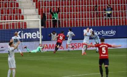 Imágenes del partido Osasuna-Valencia disputado en El Sadar.