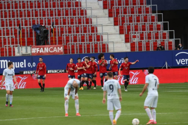 Imágenes del partido Osasuna-Valencia disputado en El Sadar.