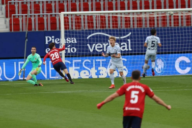 Imágenes del partido Osasuna-Valencia disputado en El Sadar.