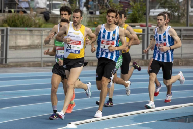 Galería de fotos de la primera jornada de la Liga Joma, la División de Honor de Clubes masculinos, en Larrabide.