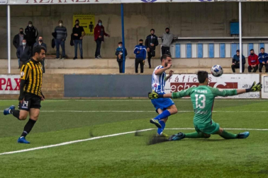 Los navarros se impusieron con un 3-0 que les acerca hacia la permanencia