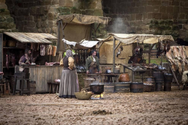 Imágenes del segundo día de rodaje de la serie 'Sin Límites' en Olite