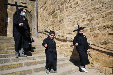 Ujué ha celebrado este domingo, día 2 de mayo, cinco eucaristías en las que se han repartido los pueblos que, en un contexto normal, hubieran peregrinado hasta el santuario.