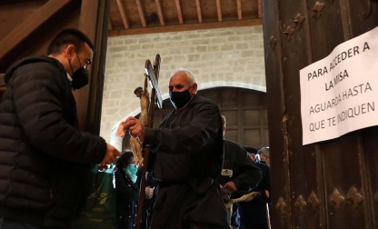 Ujué ha celebrado este domingo, día 2 de mayo, cinco eucaristías en las que se han repartido los pueblos que, en un contexto normal, hubieran peregrinado hasta el santuario.