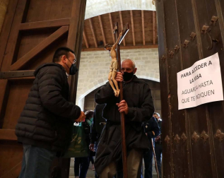 Ujué ha celebrado este domingo, día 2 de mayo, cinco eucaristías en las que se han repartido los pueblos que, en un contexto normal, hubieran peregrinado hasta el santuario.