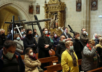 Ujué ha celebrado este domingo, día 2 de mayo, cinco eucaristías en las que se han repartido los pueblos que, en un contexto normal, hubieran peregrinado hasta el santuario.