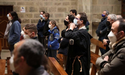 Ujué ha celebrado este domingo, día 2 de mayo, cinco eucaristías en las que se han repartido los pueblos que, en un contexto normal, hubieran peregrinado hasta el santuario.