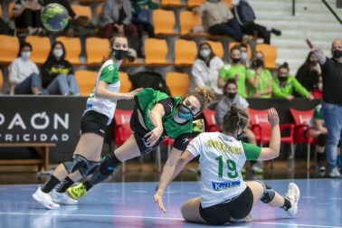 Final del play-off de Primera Nacional Femenino disputada en el Pabellón Anaitasuna