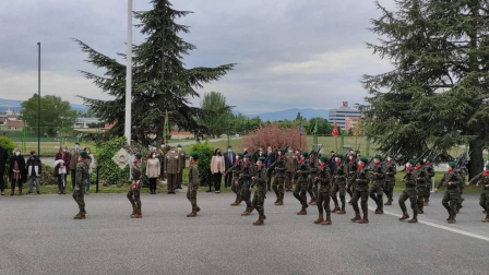 La ministra de Defensa, Margarita Robles, visita el Regimiento de Infantería 'América' 66 de Cazadores de Montaña, al que pertenecía el cabo Francisco Pérez, fallecido por trombosis días después de haber sido vacunado con AstraZeneca.